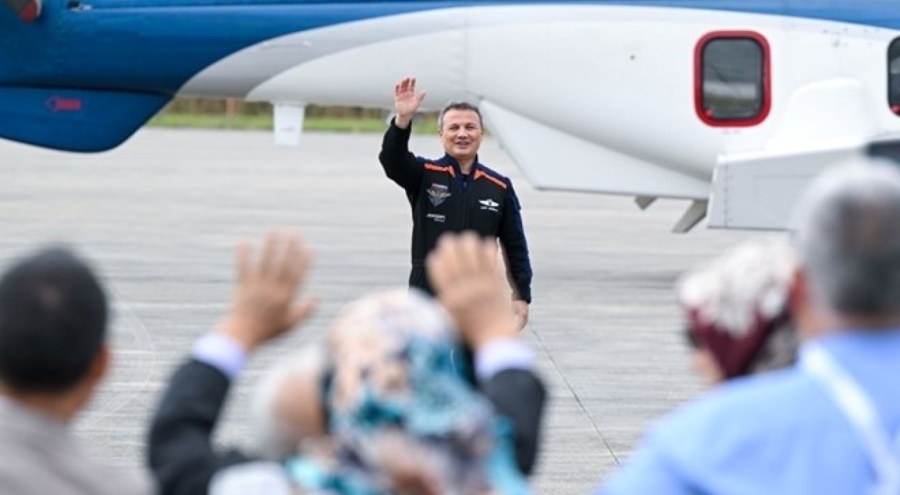 Türkiye'nin ilk astronotu Alper Gezeravcı'nın uzay yolculuğu başladı!