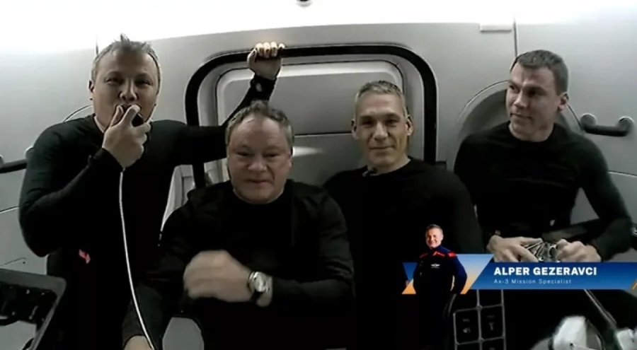 İlk Türk astronot Alper Gezeravcı'nın uzaydaki ilk sözü: 'İstikbal göklerdedir'