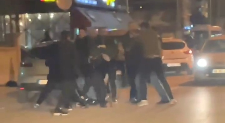 Bursa'da yol verme kavgası! Ortalık savaş alanına döndü