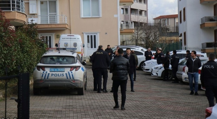 Cinnet getiren polis ailesini katletti!