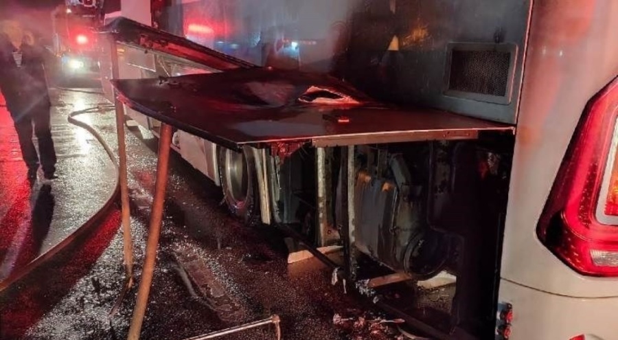 Seyir halindeki yolcu otobüsünde yangın!