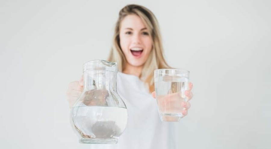 Böbrek taşı oluşumuna karşı koruyucu: "Güne suyla başlayın, suyla bitirin"