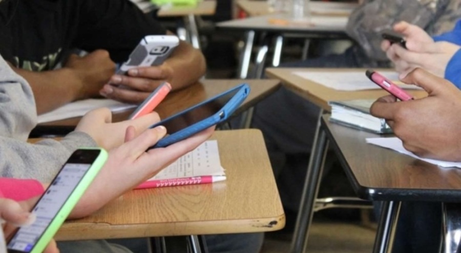 Uzmanı duyurdu: Telefonlar kaygıyı ve depresifliği tetikliyor!