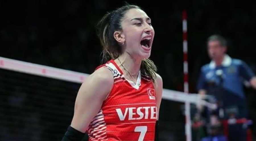 Hande Baladın davet tarzıyla olay oldu!