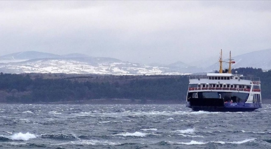 Çanakkale'de deniz ulaşımına olumsuz hava engeli