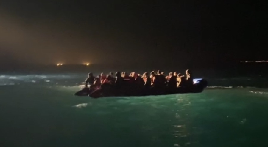 Çanakkale açıklarında 43 kaçak göçmen kurtarıldı