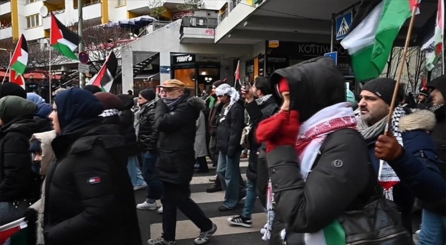 Berlin'de Filistin ile dayanışma gösterisi düzenlendi