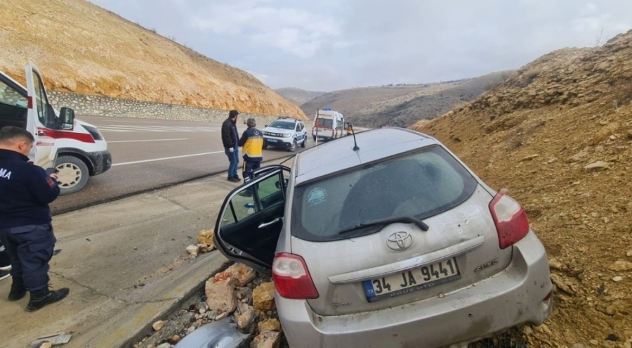Malatya'da araç drenaj kanalına düştü: Çok sayıda yaralı!