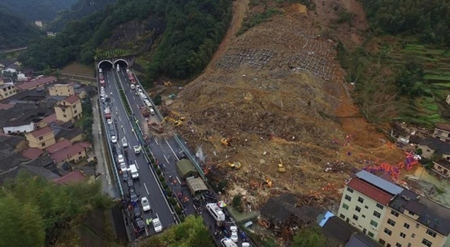 Çin'de heyelan: Onlarca kişi mahsur kaldı