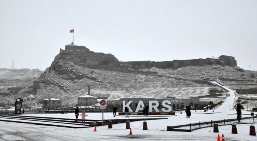 Kars'ta 17 köyün yolu ulaşıma kapandı