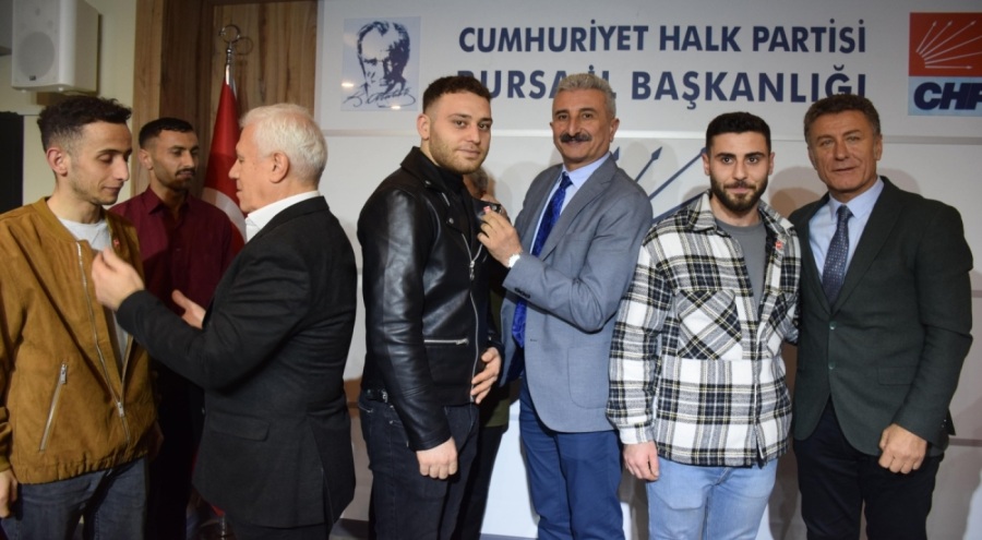 Bursa'da DSP'den istifa eden 100 üye CHP'ye katıldı!