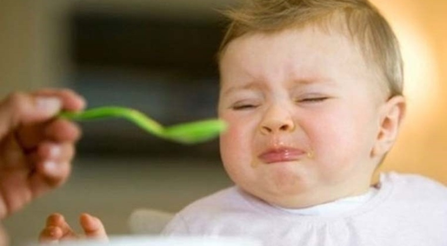 Zorla yemek yedirilen çocuklarda obezite riski