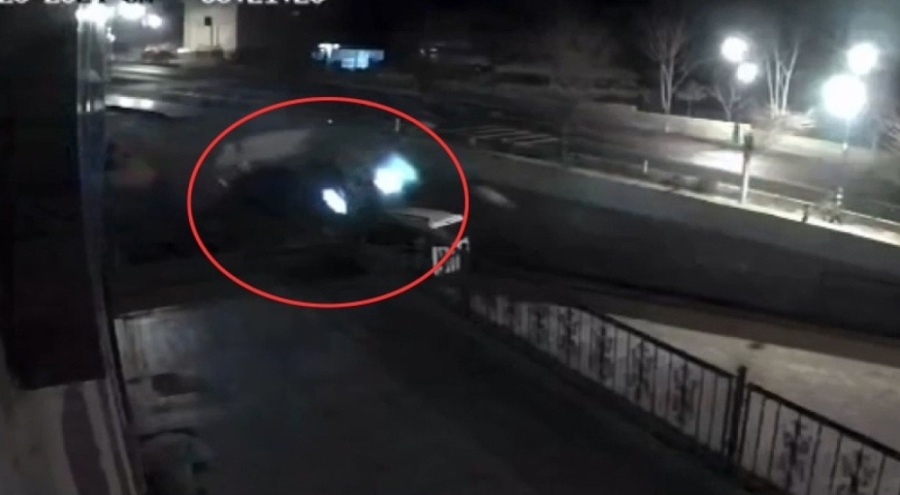 Nevşehir'de otomobil iş yerinin bahçesine düştü