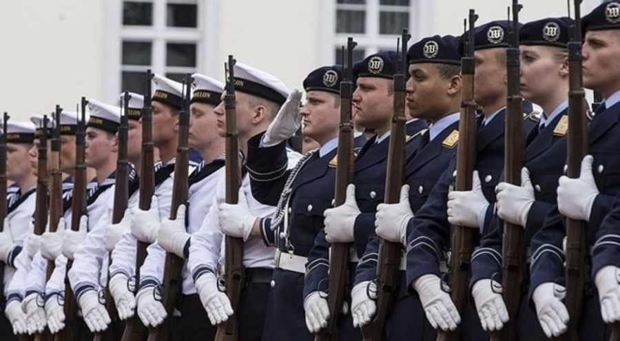 Almanya'da yabancıların da askere alınması konuşuluyor