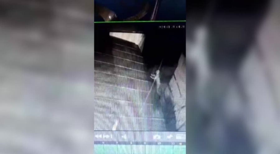 Bursa'da caminin çatısından kurşun levha çaldılar!