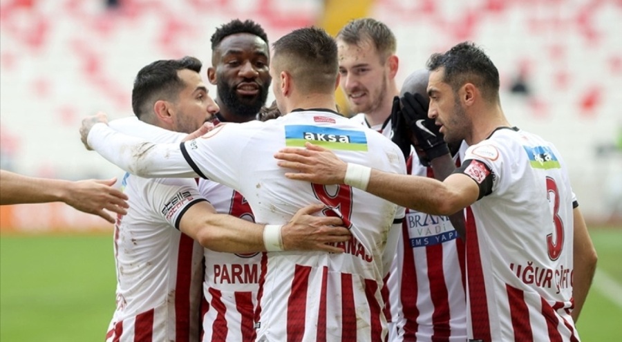 Sivasspor yarın Antalyaspor'a konuk olacak