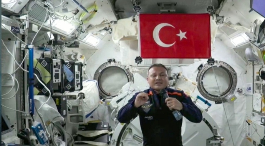 Alper Gezeravcı, bugün 2 deney yapacak