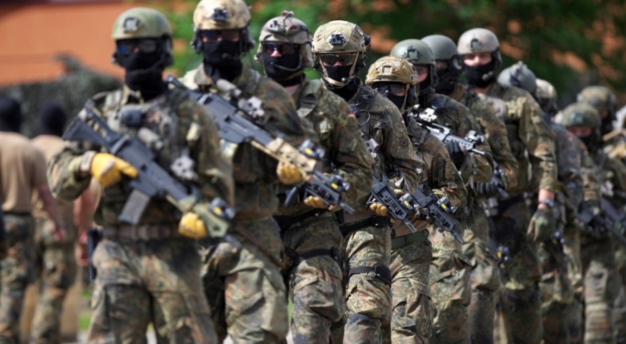 Almanya'da yabancıların da askere alınması tartışılıyor