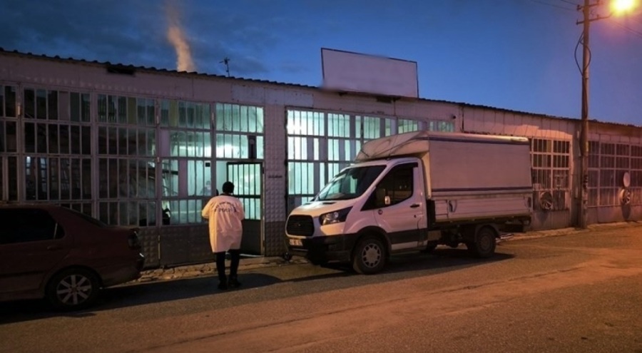 Mobilya atölyesinde sunta bloklarının altında kalan 15 yaşındaki stajyer can verdi