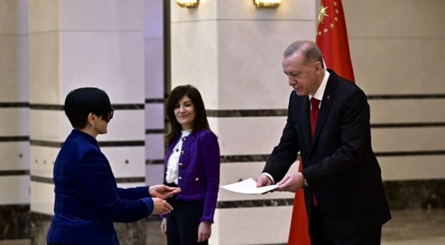 Büyükelçilerden Erdoğan'a güven mektubu