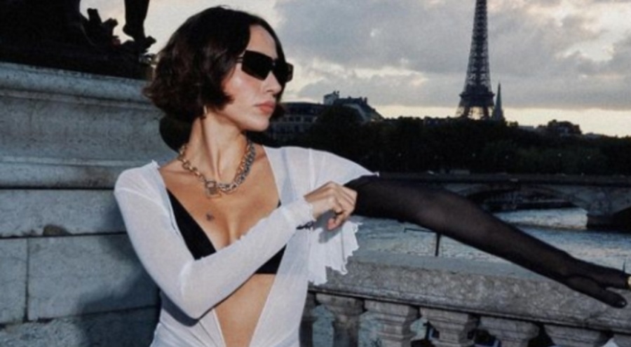 Zeynep Bastık hamam pozlarıyla olay oldu!