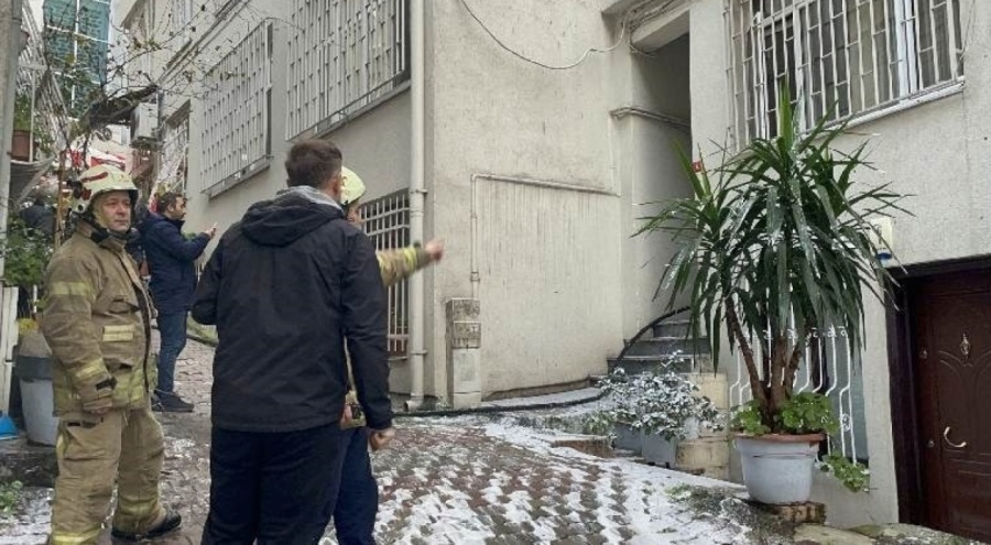 5 katlı binada yangın: 1 kişi mahsur kaldı!