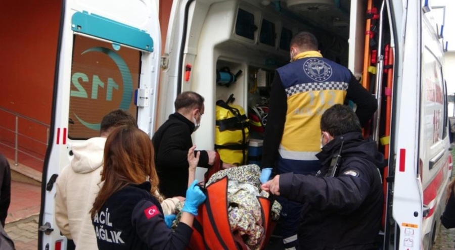 Birlikte yaşayan 2 yaşlı kadın evde mahsur kaldı