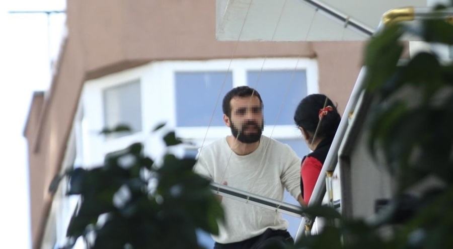 Ailesinin evini yakan firari 9 saat sonra teslim oldu