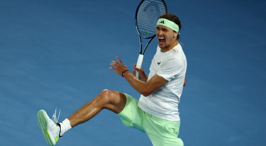 Avustralya Açık'ta Zverev, Alcaraz'ı saf dışı bıraktı