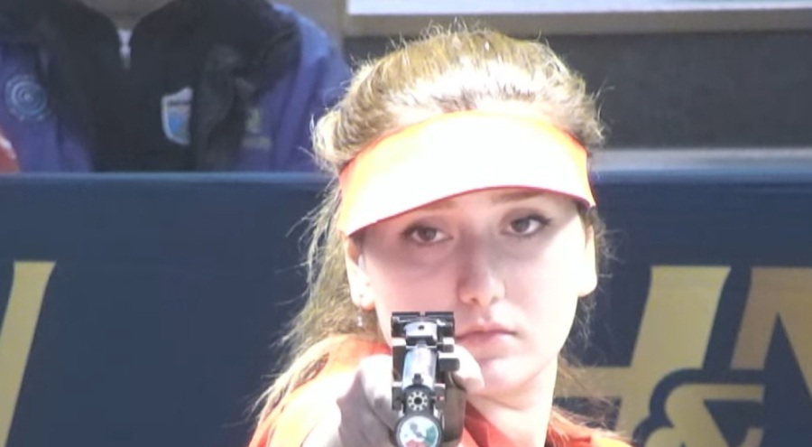 Milli atıcı Şimal Yılmaz Almanya'da altın madalya kazandı