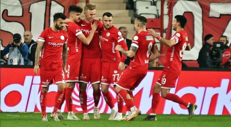 Sergen Yalçın'lı Antalyaspor yükselişine devam etti