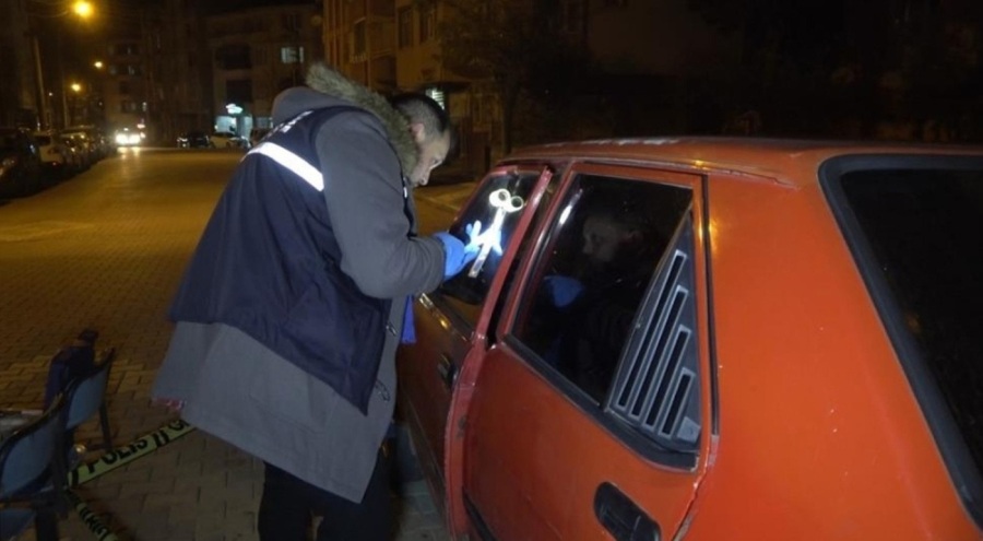 Kız kardeşini rahatsız eden kişiyi bıçakladı