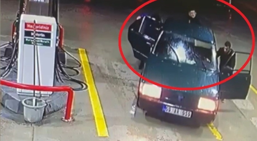 Bursa'da çaldıkları otomobilin yakıtı bitince benzin istasyonunda kıskıvrak yakalandılar