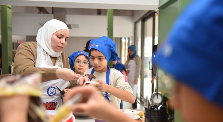 Bursa Molla Yegan Çocuk Üniversitesi'ne mutfak atölyesi açıldı