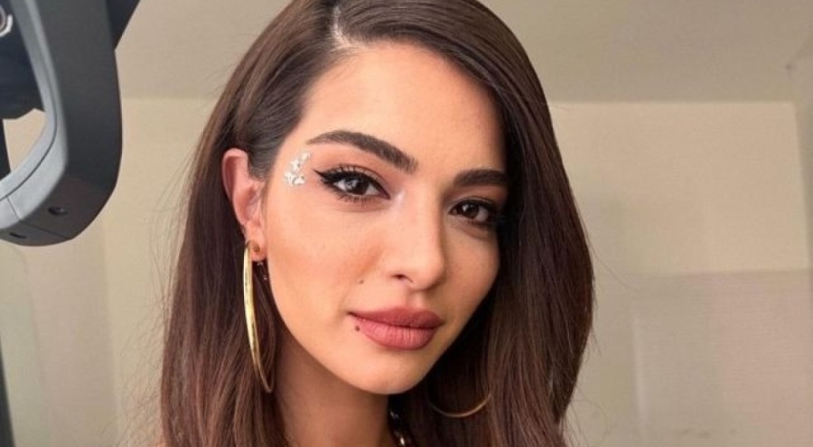 Melisa Aslı Pamuk Paris pozlarıyla sosyal medyayı salladı