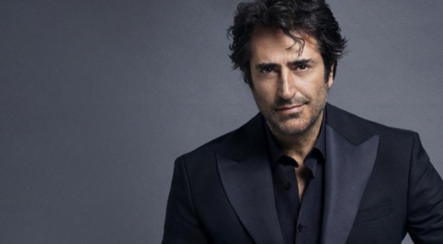 Mahsun Kırmızıgül klip çekimi için duşa girdi!