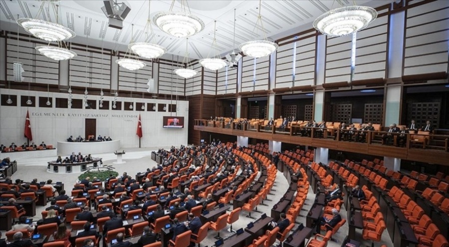 Emekliye 'ek zam' TBMM'den geçti