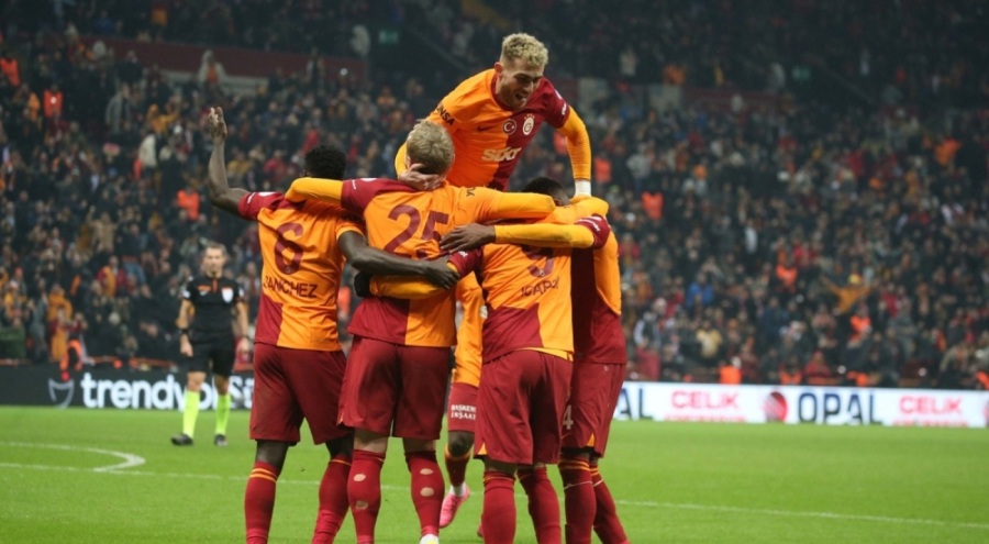 Galatasaray, İstanbulspor engelini 3 golle yendi