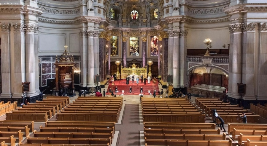 Almanya'da 9 binden fazla genç ve çocuk kilisede cinsel istismara uğramış!