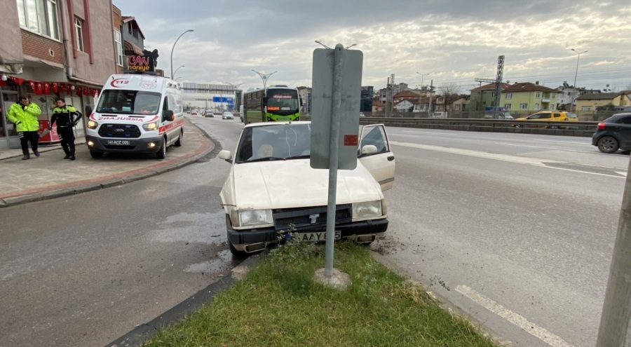 Kazada başını ön cama çarptı