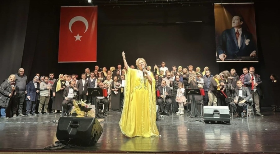 "Otizm Anneler Korosu" ilk konserini Bursa'da verdi