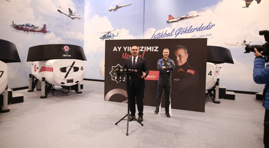 Sanayi ve Teknoloji Bakanı Kacır, Bursa'da ilk Türk astronot ile bağlantı kurdu