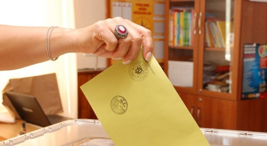 Partilerin oy pusulasındaki yerleri belli oldu