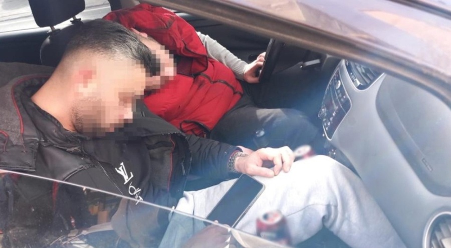 Direksiyon başında uyuyakalan sürücü zor anlar yaşattı