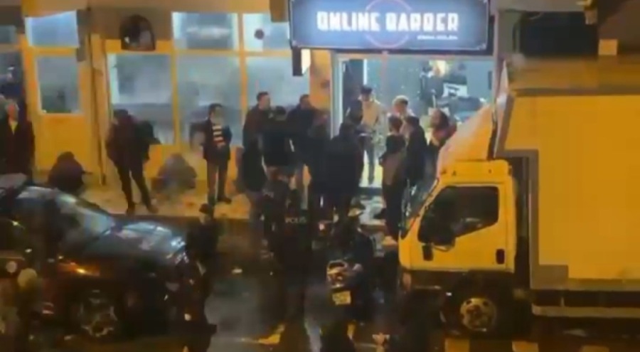 Berber dükkanına silahlı saldırı : 1 yaralı