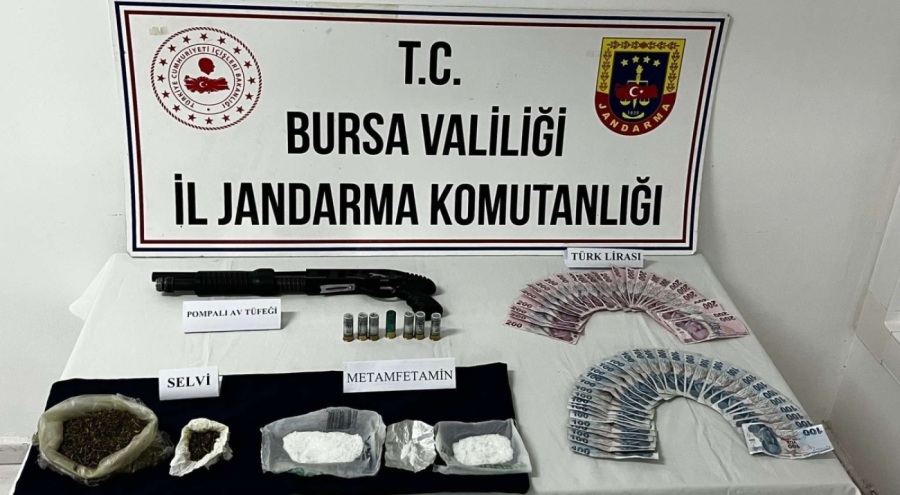 Bursa'da kesinleşmiş hapis cezası bulunan ve uyuşturucuyla yakalanan firari gözaltında!