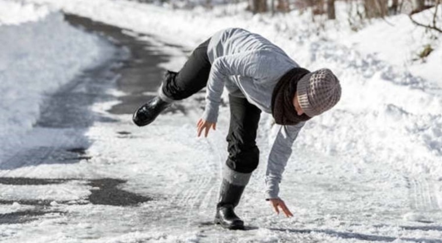 Karlı havalara dikkat: Ortopedi uzmanından önemli uyarılar