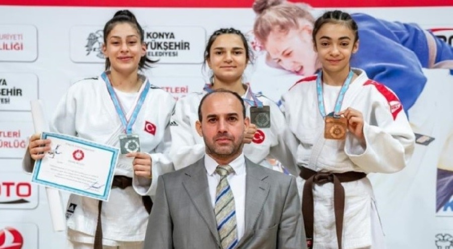 Bursa Gemlik Belediyespor atletizmde başarıya koşuyor