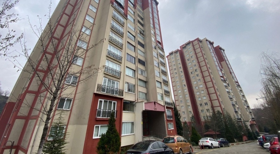 10. kattan aşağı düşen 14 yaşındaki kız çocuğu, yaşamını yitirdi