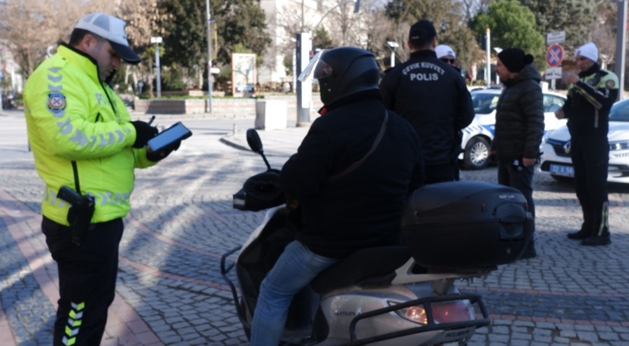 Trafiğe kapalı caddeye girenlere ceza yağdı